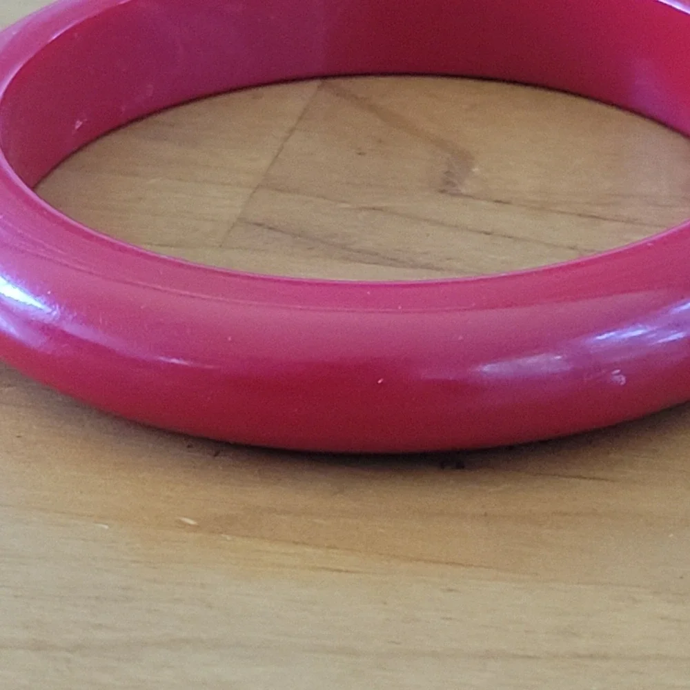 Vintage Red Acrylic Lucite Style Bangle Bracelet Domed 2.5 Inch 27g